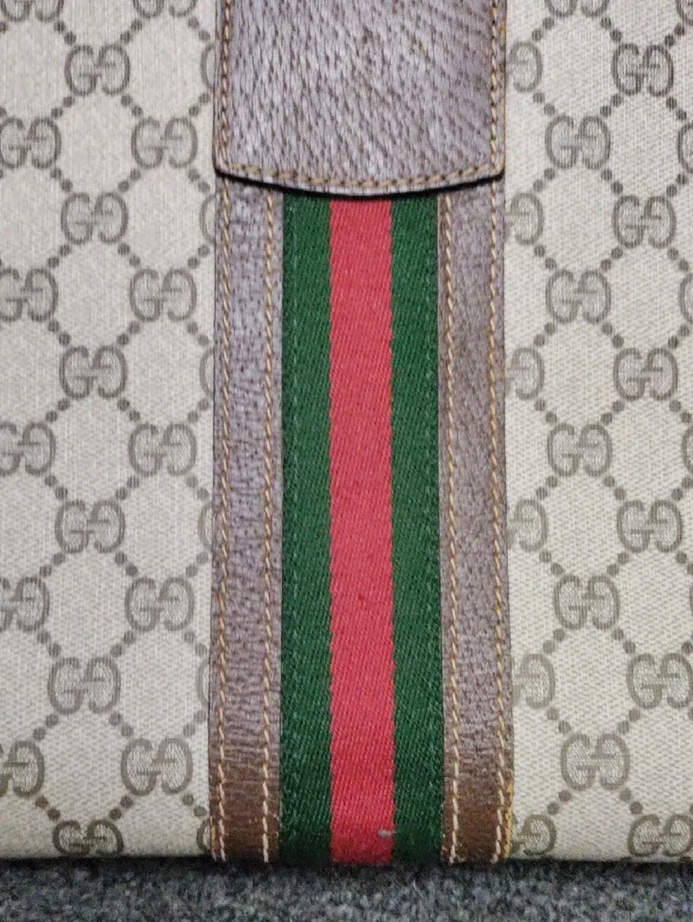 Gucci Beige GG Supreme Canvas Folio with Green and Red Web